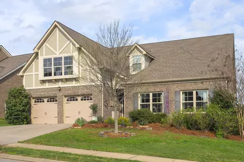 1008 Waterstone Dr, Lebanon, TN 37090
