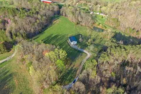 209 Simmental Ln, Hilham, TN 38568