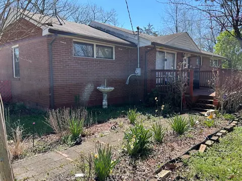1027 Hunt St, Murfreesboro, TN 37130