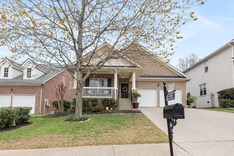 1010 Dunrobin Dr, Franklin, TN 37067