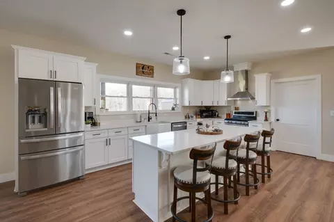 Kitchen - 1592 Eno Rd, Dickson, TN 37055 photo 2 of 5