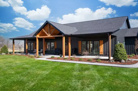 Exterior - 1592 Eno Rd, Dickson, TN 37055 photo 6 of 11