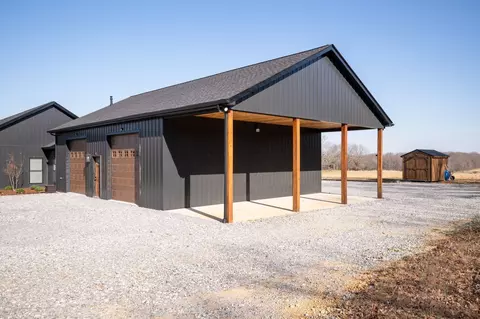 Exterior - 1592 Eno Rd, Dickson, TN 37055 photo 7 of 11