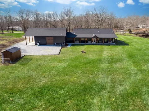 Exterior - 1592 Eno Rd, Dickson, TN 37055 photo 10 of 11