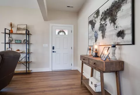Entry Way - 1592 Eno Rd, Dickson, TN 37055 photo 1 of 4