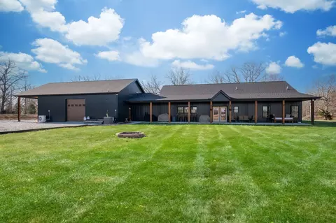 Exterior - 1592 Eno Rd, Dickson, TN 37055 photo 8 of 11