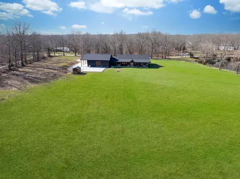 Exterior - 1592 Eno Rd, Dickson, TN 37055 photo 5 of 11