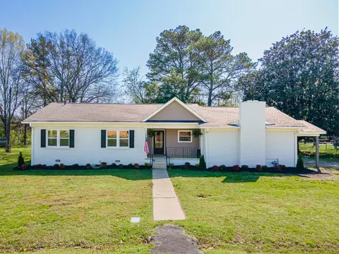 1010 Bagley Dr, Fayetteville, TN 37334
