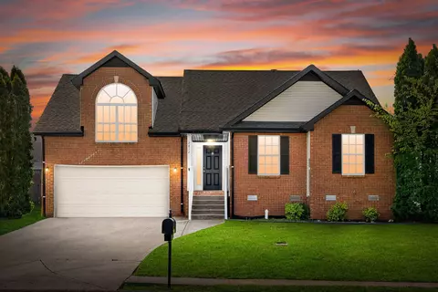 2812 Sharpie Dr, Clarksville, TN 37040