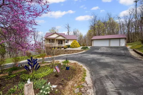 300 Iron Gap Rd, Belvidere, TN 37306
