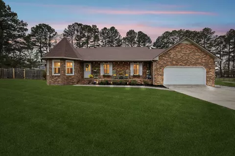 98 Deerpath Dr, Manchester, TN 37355