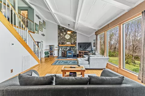 Living - 286 Wright Rd, Prospect, TN 38477 photo 1 of 3