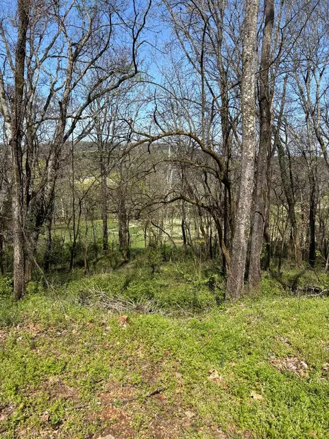322 Stoneybrook Rd, Columbia, TN 38401