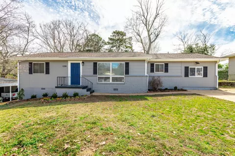 1208 Cranbrook Dr, Hixson, TN 37343