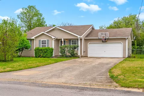 253 Golden Pond Ave, Oak Grove, KY 42262
