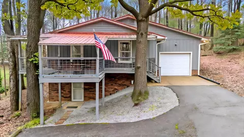 403 Oakwood Dr, Lawrenceburg, TN 38464