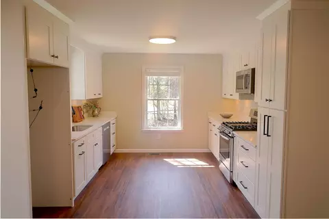 Kitchen - 1012 Gilmer Dr, Centerville, TN 37033 photo 3 of 3