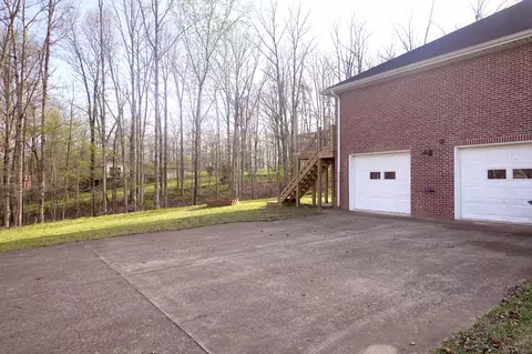 Exterior - 1012 Gilmer Dr, Centerville, TN 37033 photo 5 of 5