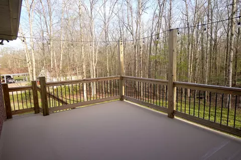 Exterior - 1012 Gilmer Dr, Centerville, TN 37033 photo 3 of 5