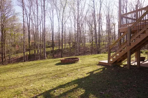 Exterior - 1012 Gilmer Dr, Centerville, TN 37033 photo 4 of 5