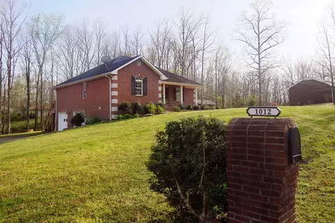 1012 Gilmer Dr, Centerville, TN 37033