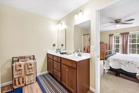 Bath - 835 Comer Rd, Morrison, TN 37357 photo 1 of 3