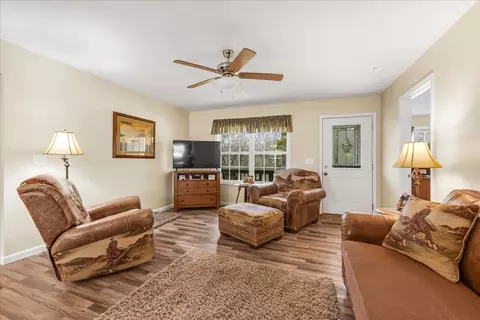 Living - 835 Comer Rd, Morrison, TN 37357 photo 3 of 5