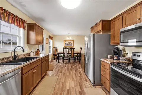 Kitchen - 835 Comer Rd, Morrison, TN 37357 photo 2 of 2