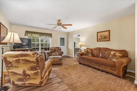 Living - 835 Comer Rd, Morrison, TN 37357 photo 4 of 5