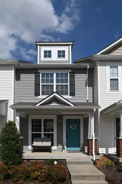 602 Bradburn Village Cir, Antioch, TN 37013