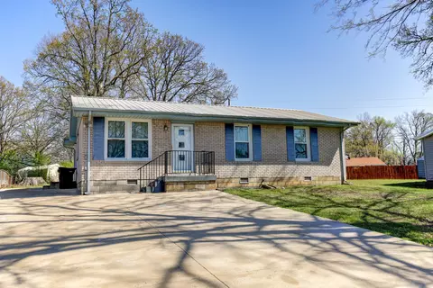 109 Perch Dr, New Johnsonville, TN 37134