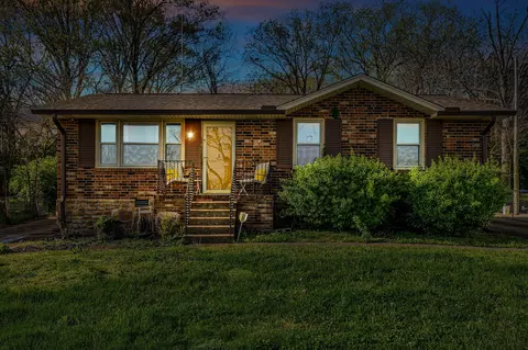2518 Bethwood Dr, Nashville, TN 37207