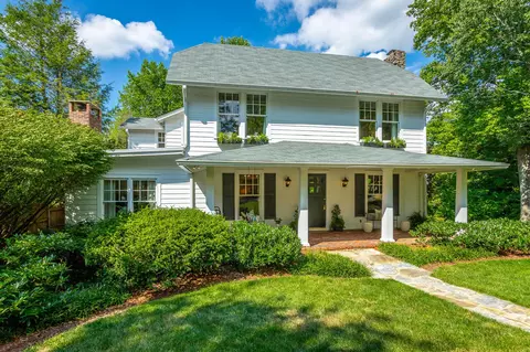 205 W Watkins St, Lookout Mountain, TN 37350