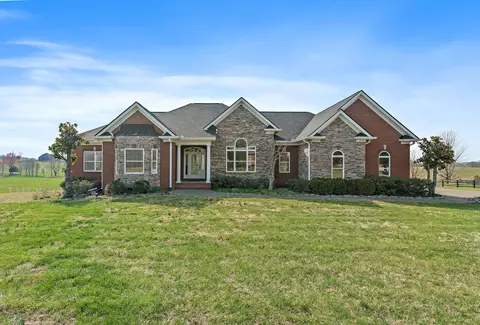 161 Halltown Rd, Cottontown, TN 37048