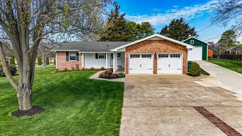404 Manor Cir, Lewisburg, TN 37091