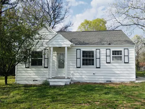 1212 Thompson Pl, Nashville, TN 37217
