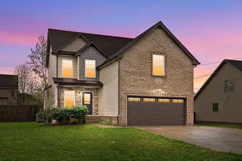 1016 Sunrise Dr, Clarksville, TN 37042