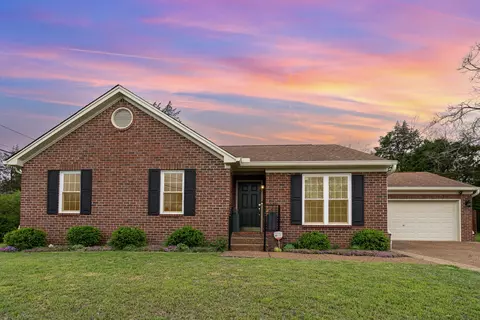 2401 Bayview Dr, Nashville, TN 37217