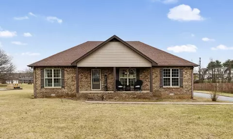 798 Golf Club Dr, Lafayette, TN 37083