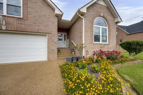 108 Cherokee Dr, White House, TN 37188
