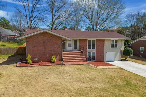 596 Russell Rd, Jackson, TN 38301