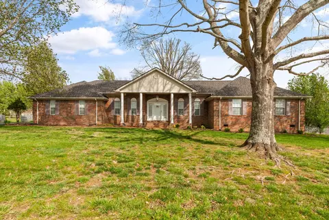 65 Oak Valley Dr, Spring Hill, TN 37174