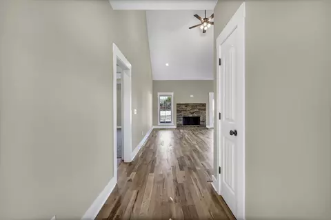 Entry Way - 2041 Beverly Ct, Springfield, TN 37172 photo 1 of 1