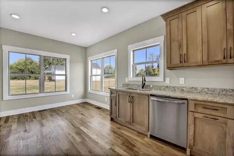 Kitchen - 2041 Beverly Ct, Springfield, TN 37172 photo 2 of 2