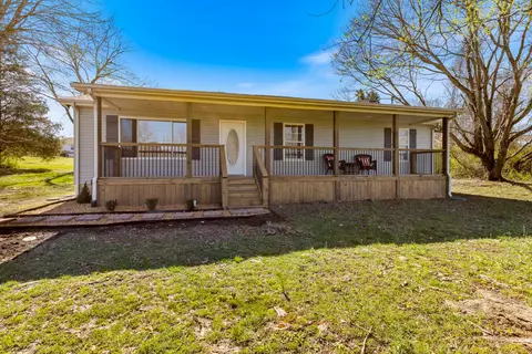 108 Aaron Dr, Burns, TN 37029