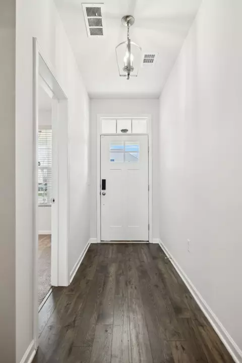 Entry Way - 3610 Lantern Ln, Murfreesboro, TN 37128 photo 2 of 7