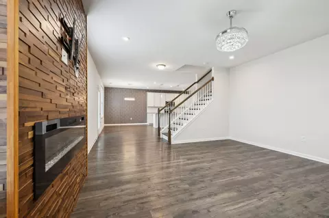 Living - 3610 Lantern Ln, Murfreesboro, TN 37128 photo 9 of 11