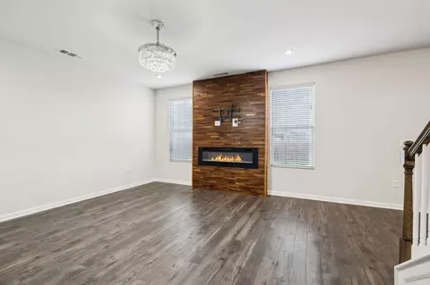 Living - 3610 Lantern Ln, Murfreesboro, TN 37128 photo 4 of 11