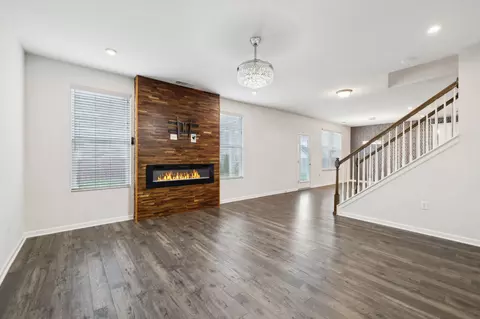 Living - 3610 Lantern Ln, Murfreesboro, TN 37128 photo 8 of 11