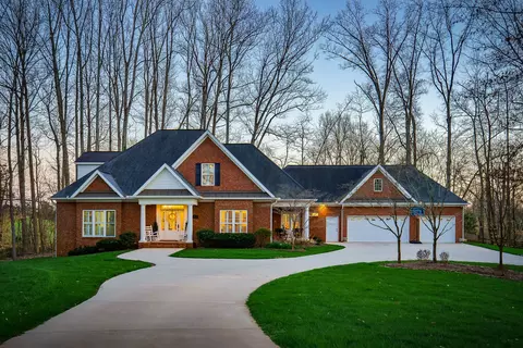 175 Southern Woods Ct, Cookeville, TN 38506